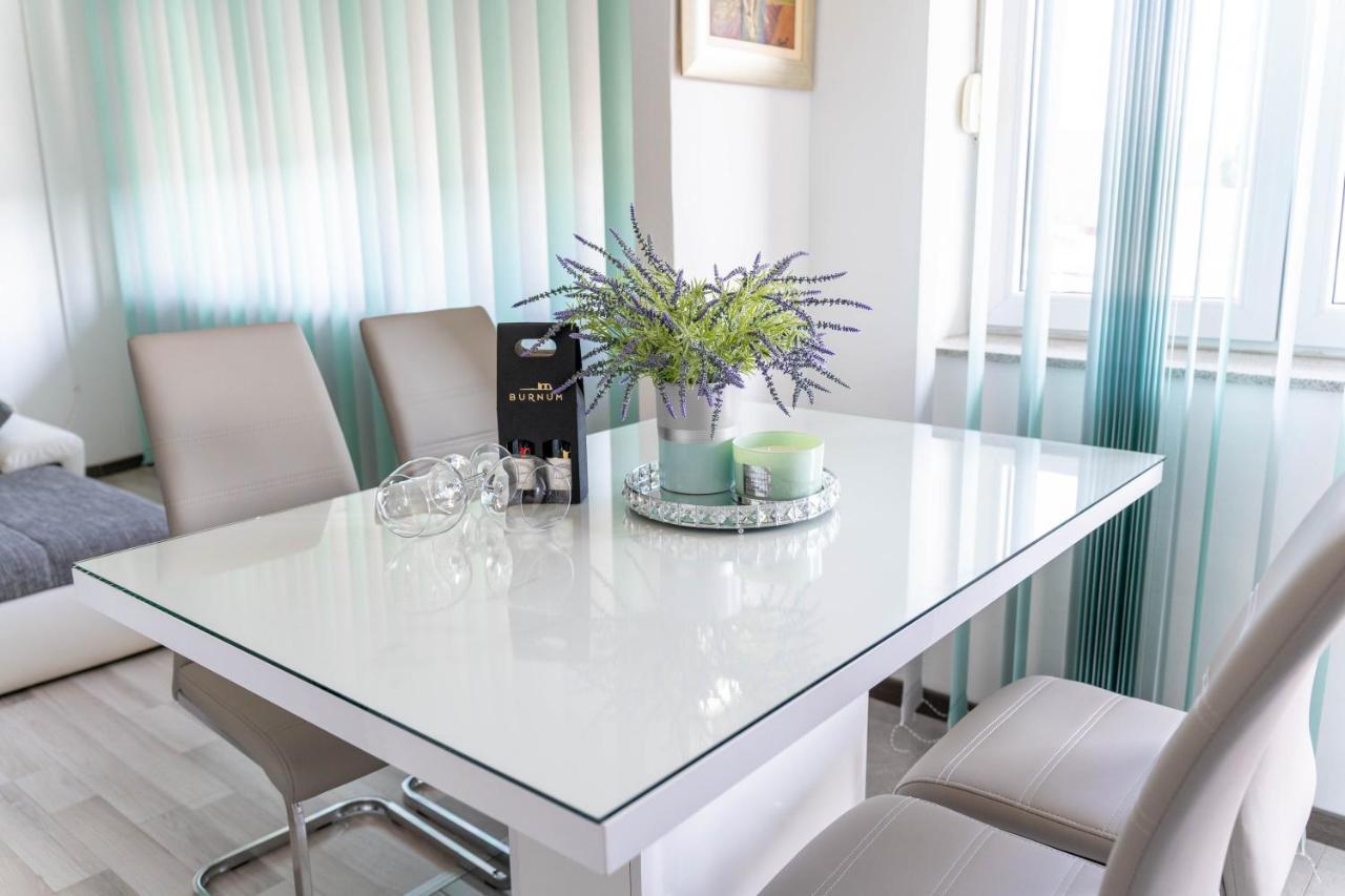 Apartman M Apartment คนิน ภายนอก รูปภาพ
